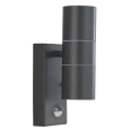 Kinkiet zewnętrzny góra-dół z czujnikiem ruchu i zmierzchu Metro czarny PIR 2xGU10 IP44 searchlight 7008-2BK-LED | 5053423076539 noxbox lampynox www.lampynox.pl